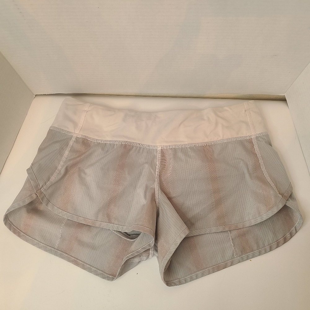 Lululemon Speed Up Low Rise Shorts Size 6